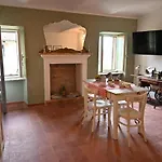 Madama Langa Con Piscina Nelle Vigne * Montelupo Albese