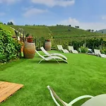 Madama Langa Con Piscina Nelle Vigne Lägenhet