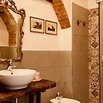 Madama Langa Con Piscina Nelle Vigne