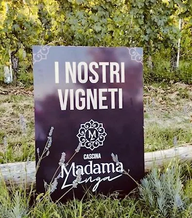 Madama Langa Con Piscina Nelle Vigne * Montelupo Albese