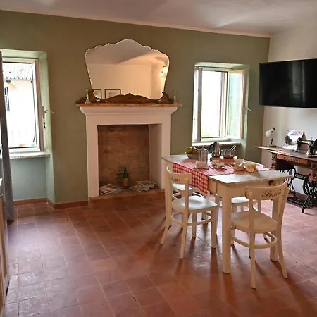 Madama Langa Con Piscina Nelle Vigne * Montelupo Albese