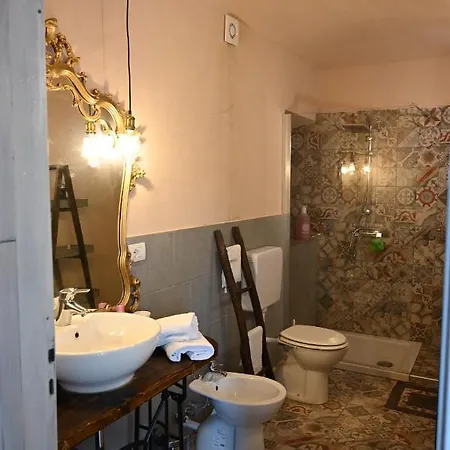 Madama Langa Con Piscina Nelle Vigne Lejlighed