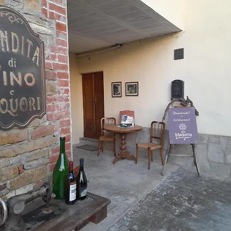 Madama Langa Con Piscina Nelle Vigne Lägenhet Montelupo Albese