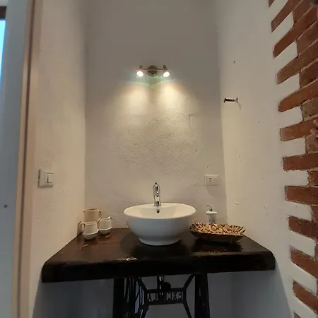 Madama Langa Con Piscina Nelle Vigne
