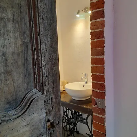 Madama Langa Con Piscina Nelle Vigne * Montelupo Albese